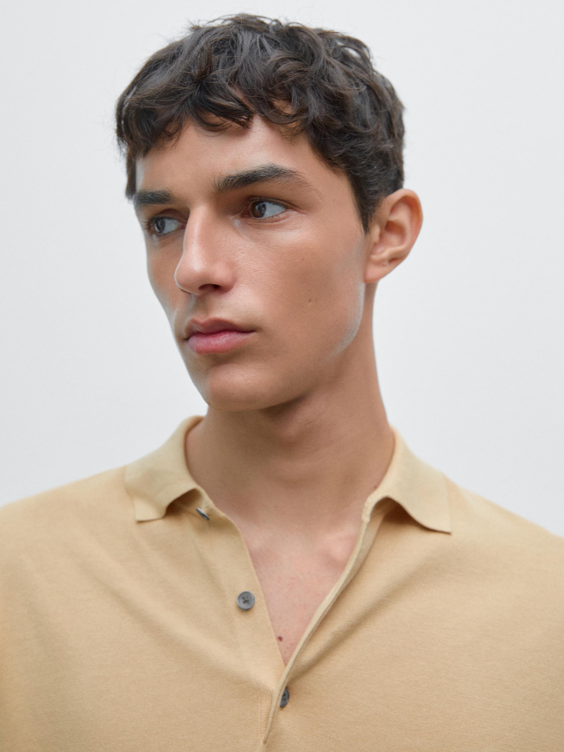 Short sleeve knit polo shirt